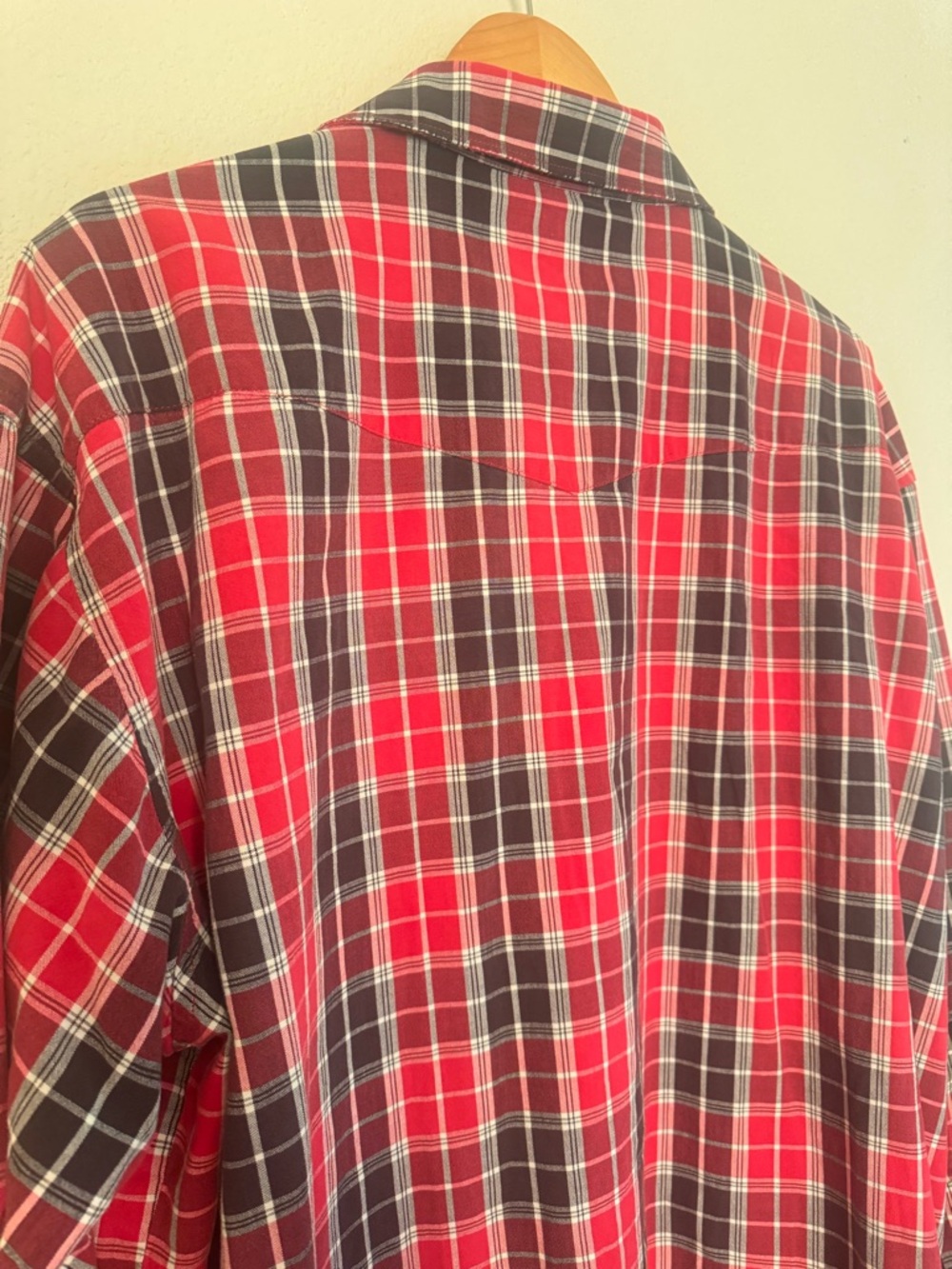 Vintage Wrangler Men’s L Red and Black Plaid Western Shirt w/ black Pearl Snaps - Picture 5 of 5